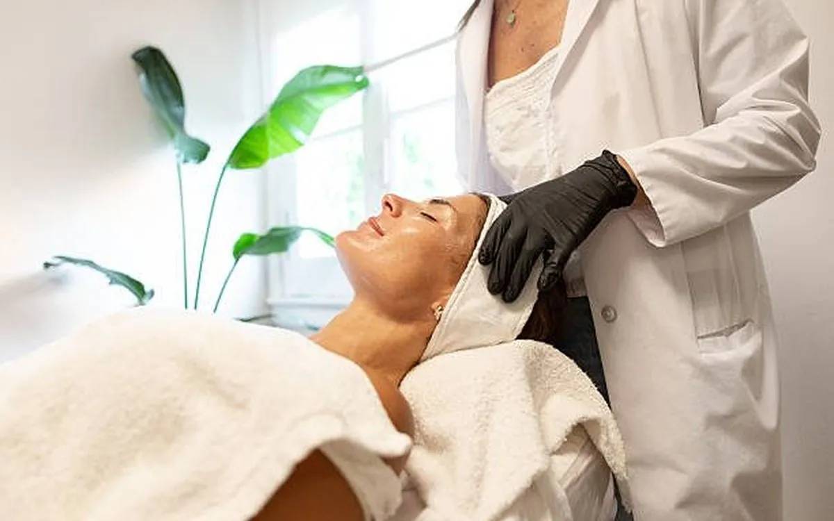Procedimento facial com toxina botulínica e fios de PDO em Curitiba, Batel